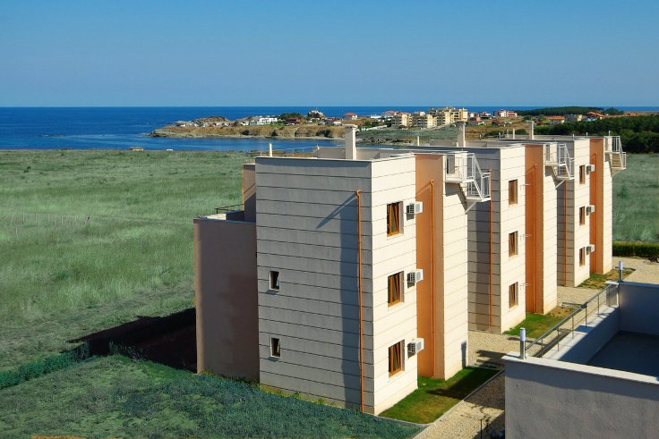 South view from terrace of Villa Duo, three Villa Una houses (October 2009).